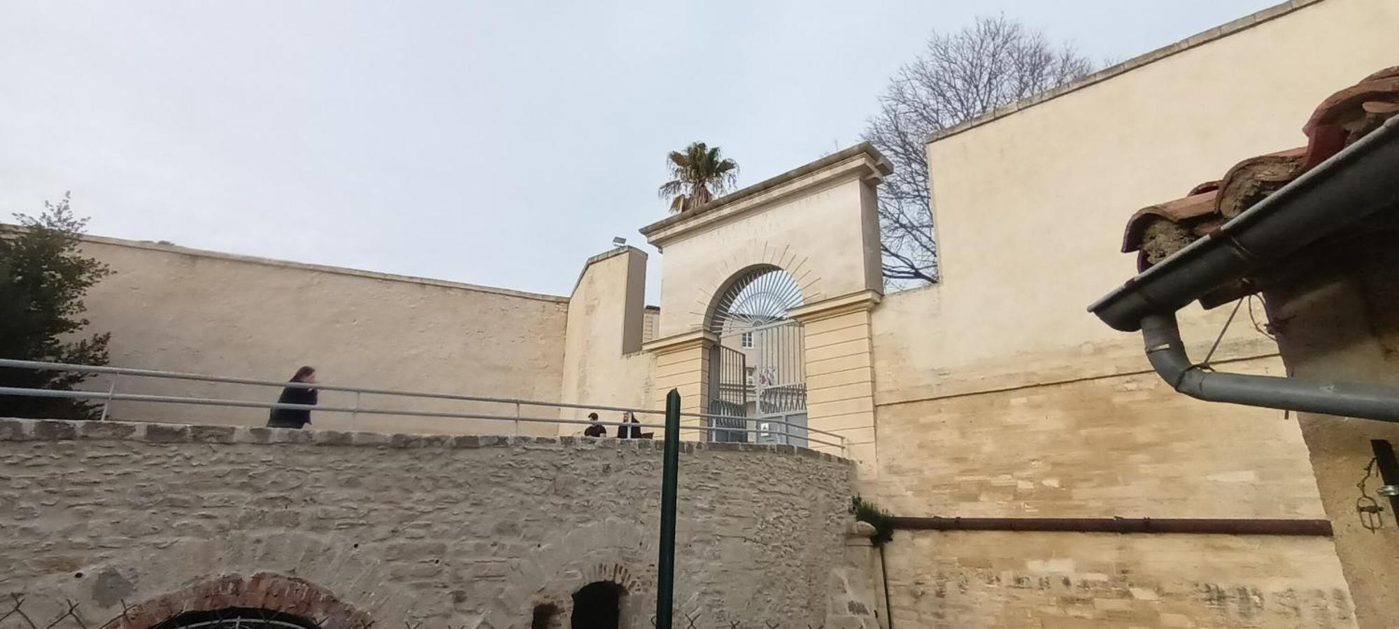 Maison Rulman Ним Стая снимка